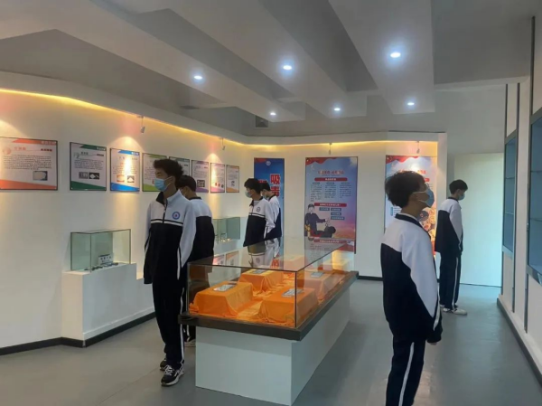 岳陽市江南通信職業(yè)技術(shù)學校,岳陽江南學校,岳陽江南通信學校,岳陽職業(yè)學校